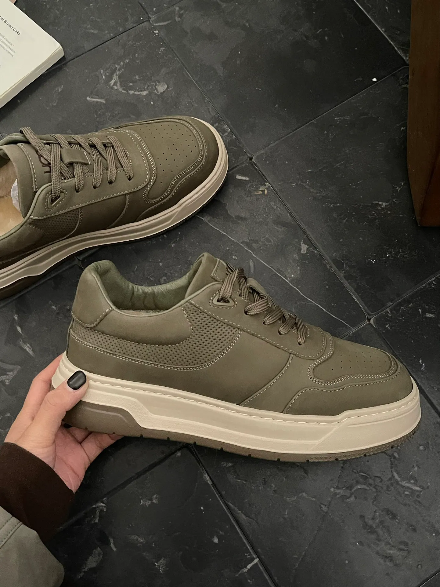 Men's men's shoes 💰600 𝐔𝐆𝐆 | Work sneakers Duicun, selected first-layer cow nubuck, simple, retro style, super good-looking, exclusive private model outsole, comfortable and good anti-slip effect, real wool lining, must be arranged for autumn and winter matching!   Size：39-46